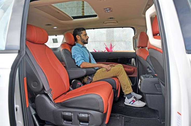 2024 Kia Carnival second row seating 2024 Kia Carnival second row seating