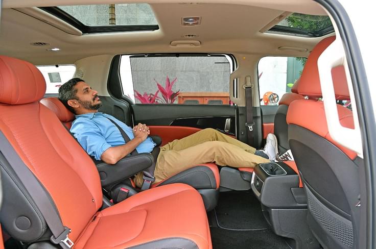 2024 Kia Carnival second row seat reclined 2024 Kia Carnival second row seat reclined