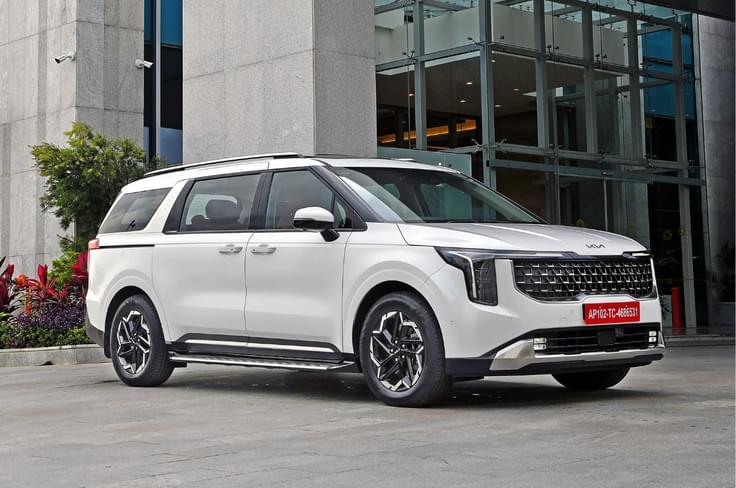 2024 Kia Carnival static front quarter 2024 Kia Carnival static front quarter