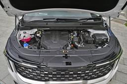 Kia Carnival Open Bonnet Engine Shot
