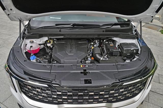 Open Bonnet Engine Shot Image - 4646