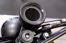 BSA Scrambler 650 display