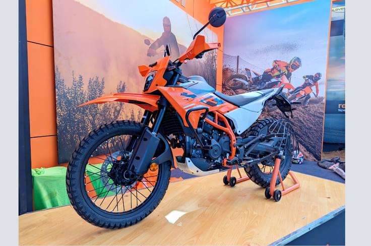 The 390 Enduro R was also shown and it runs on 21/18-inch wire-spoke wheels. The 390 Enduro R was also shown and it runs on 21/18-inch wire-spoke wheels.