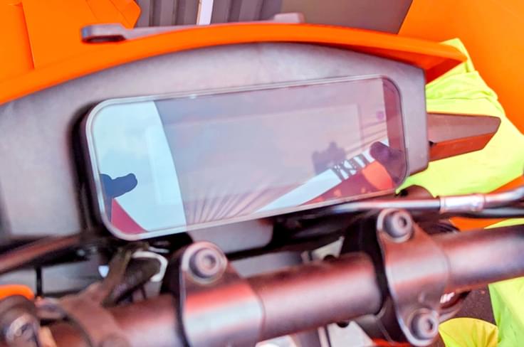 In keeping with its intended purpose, it has basic bodywork and a simple digital display. In keeping with its intended purpose, it has basic bodywork and a simple digital display.