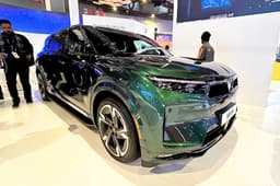 Design is sharper than its siblings and it gets 21-inch alloy wheels finished in a machined finish.