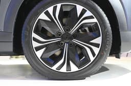 Vinfast VF 6 will get 17-inch alloy wheels as standard.