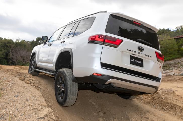 Toyota Land Cruiser LC300 image gallery