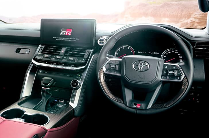 Toyota Land Cruiser LC300 image gallery