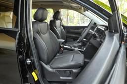 Mahindra Xuv700 Front Row Seats