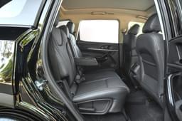 Mahindra Xuv700 Second Row Seats