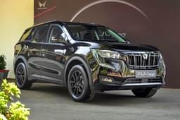 Mahindra Xuv700 Front Right Three Quarter
