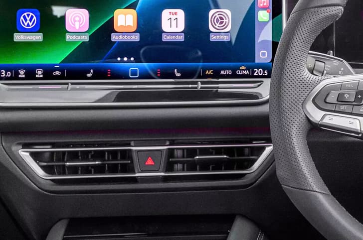 2025 Volkswagen Tiguan image gallery