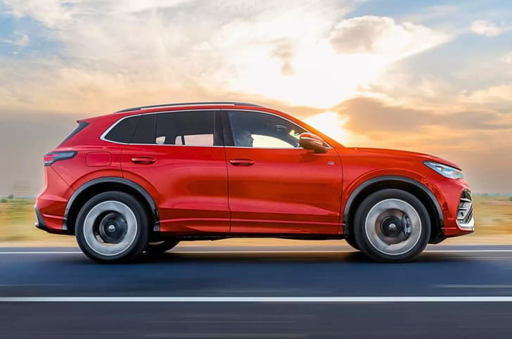 2025 Volkswagen Tiguan image gallery