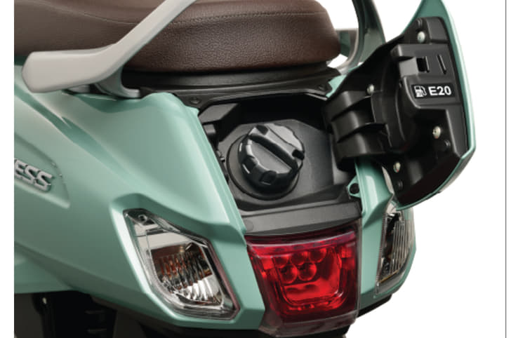 This update brings along a remote fuel-lid, which was a major gripe with the earlier scooter