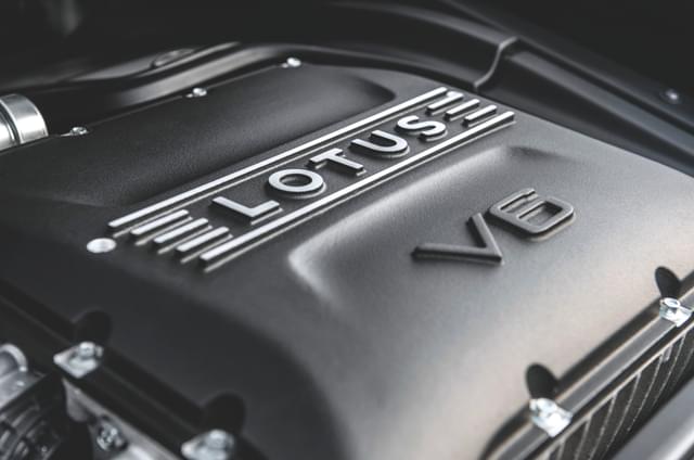 Open Bonnet Engine Shot Image - 4605