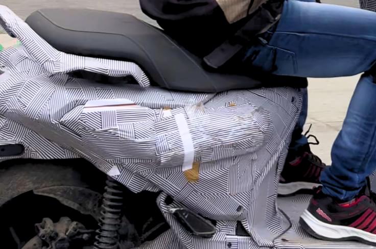 Expect the Yamaha electric scooter to have the same powertrain components as the River Indie. Yamaha electric scooter seat spy shot