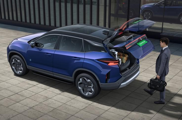 It gets a gesture-controlled powered tail gate Tata Harrier EV powered tail gate