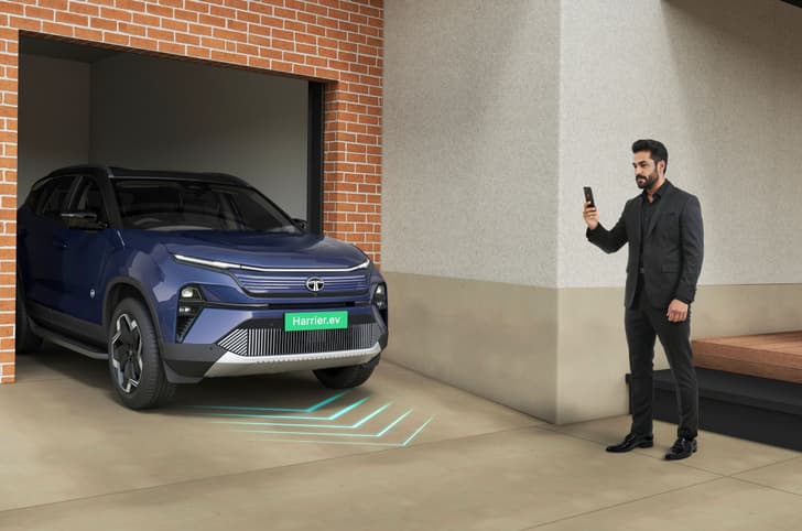 Tata Harrier EV summon function