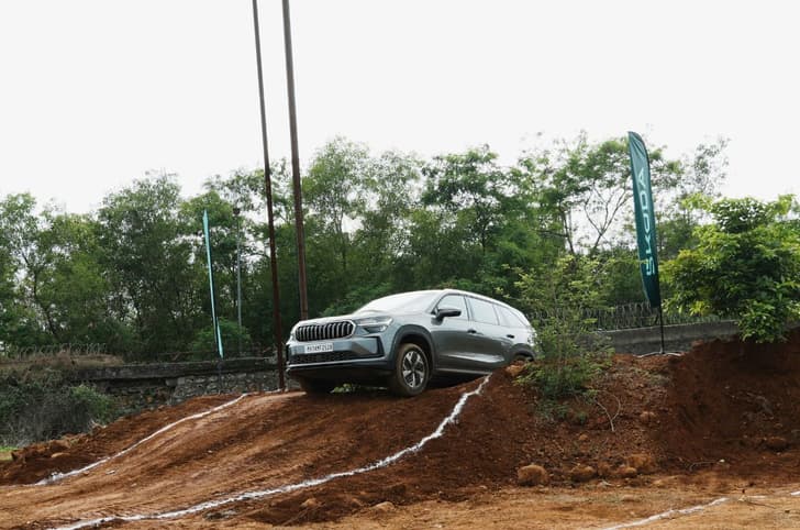 2025 Skoda Kodiaq off-road front left