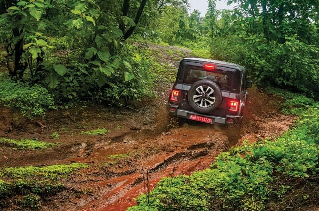The massive wheels and huge ground clearance let the Roxx glide over off-road tracks with ease. Image - 19031