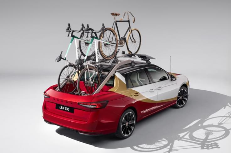 Designed as a dedicated support vehicle for bicycle races. Skoda Superb concept rear profile cycles