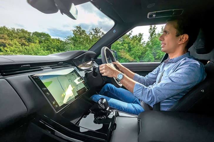 Range Rover Sport SV Edition Two driving