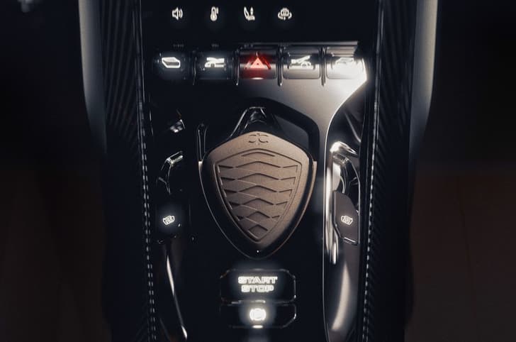 Koenigsegg Jesko Sadirs spear key and dashboard