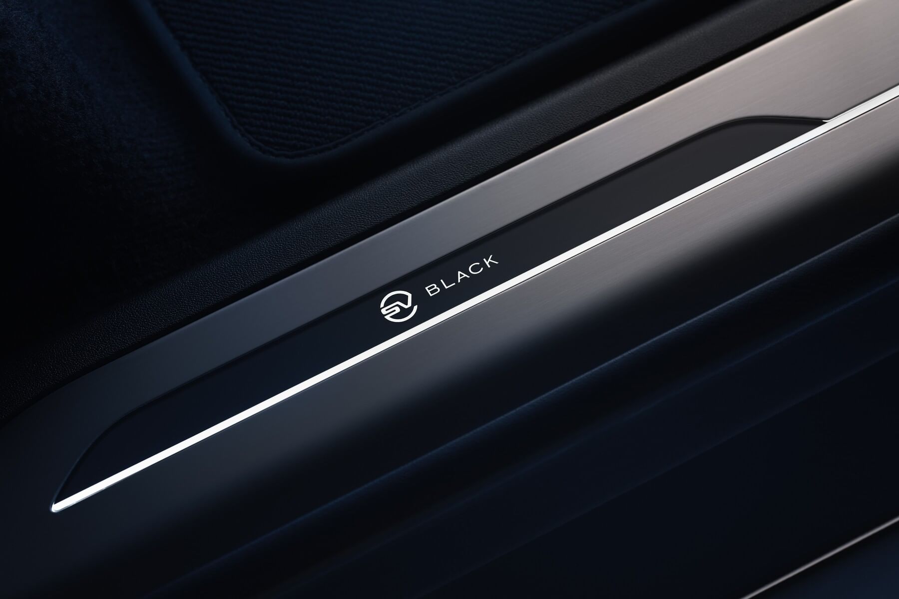 SV Black treadplates illuminate when the doors open.