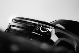 defender octa black edition in studio