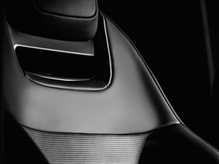 defender octa black edition in studio