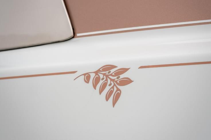 One off Rolls Royce Phantom Dentelle hand painted motif One off Rolls Royce Phantom Dentelle hand painted motif