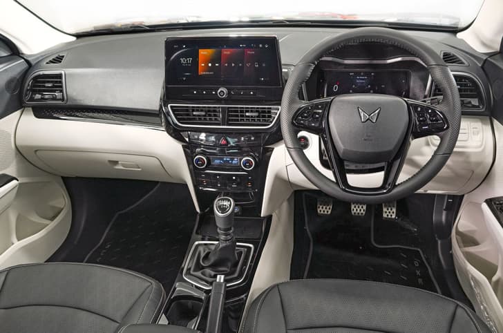 Mahindra XUV 3XO REVX A interior