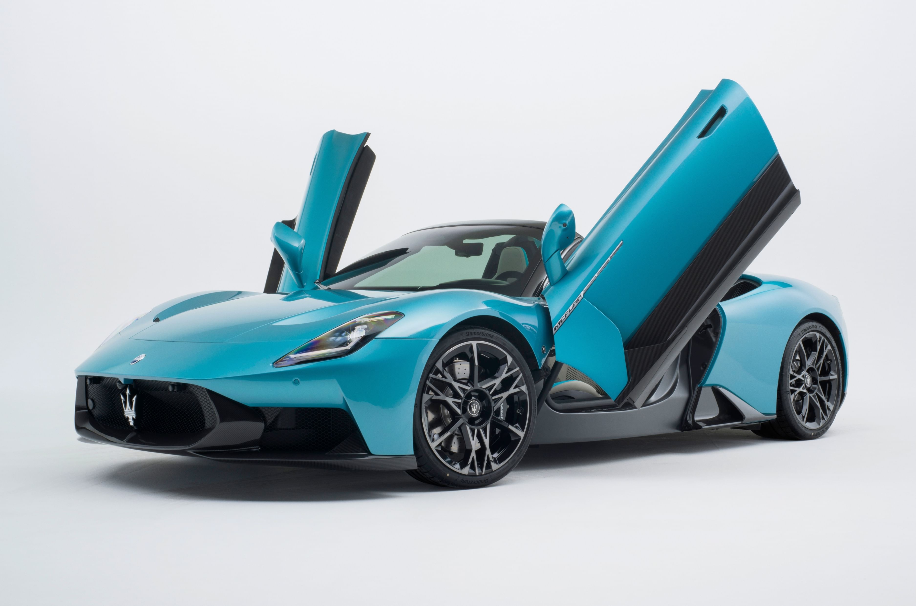 Like the MC20, the MCPura features butterfly doors.