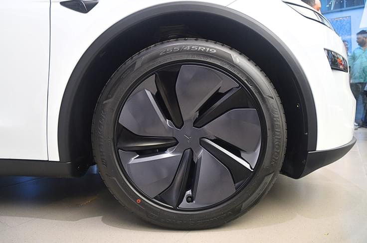 19-inch wheels come with aero covers. Tesla Model Y wheels