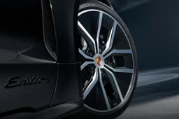 Porsche Taycan 4S Black Edition alloy wheels