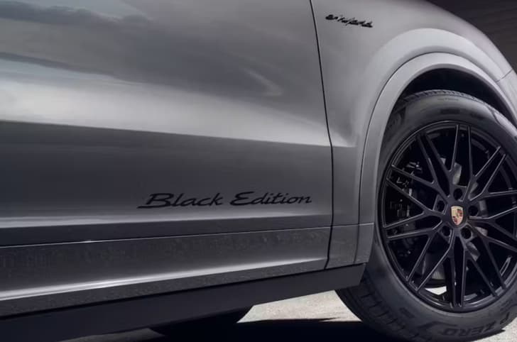 Porsche Cayenne and Cayenne Coupe Black Edition exterior door and wheel