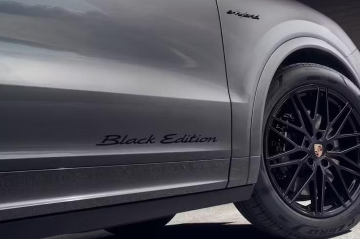 They also come with 21-inch RS Spyder wheels, dark bronze exhaust tips, and LED puddle lamps as standard. Porsche Cayenne and Cayenne Coupe Black Edition exterior door and wheel