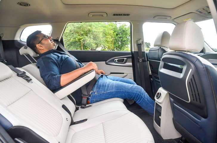 Kia Carens Clavis EV second row recline