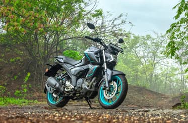 Yamaha FZ S FI It is available in two unique colours.