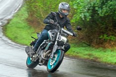 Yamaha FZ-S Fi Hybrid image gallery