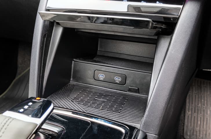 Mahindra XEV 9e centre console and wireless charger