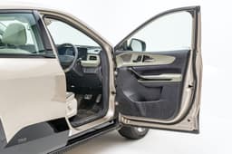 Mahindra XEV 9e front door