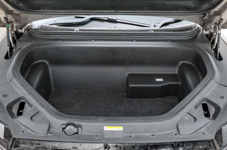 Mahindra XEV 9e frunk