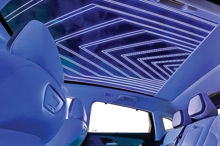 Mahindra XEV 9e panoramic sunroof