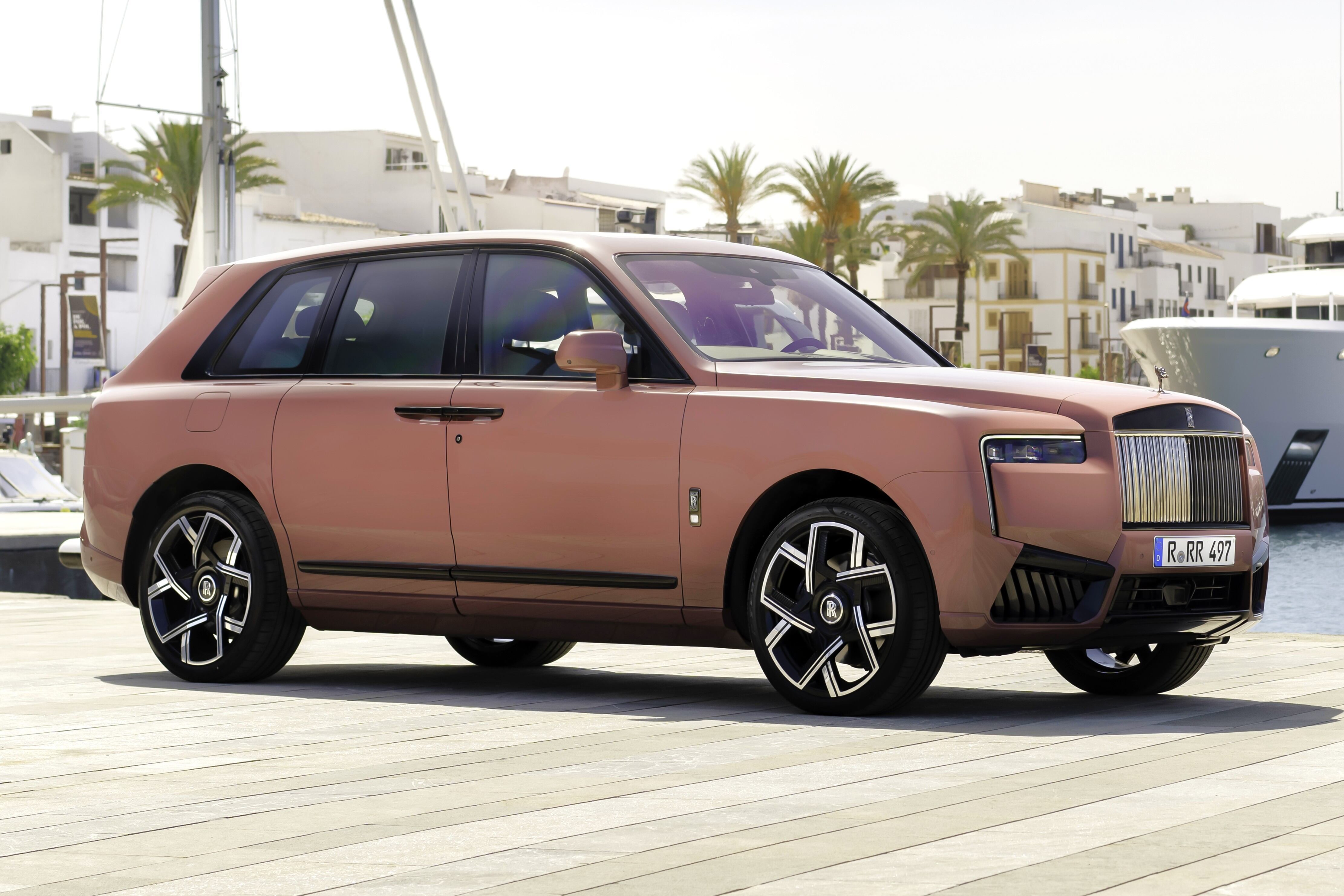 rolls royce cullinan black badge in field