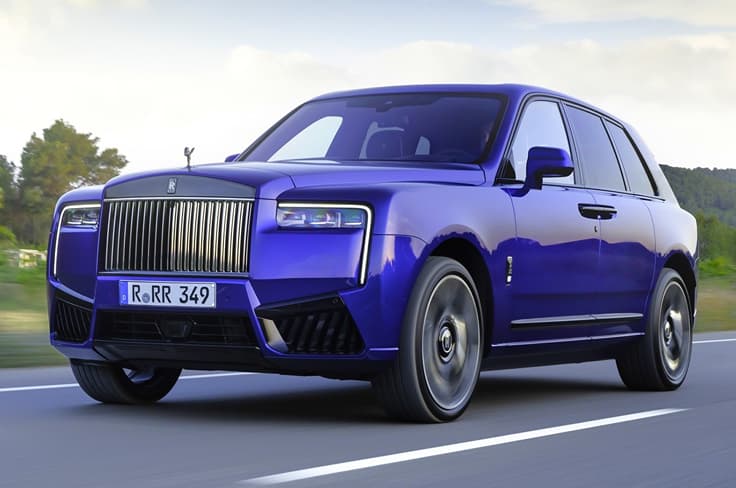 rolls royce cullinan black badge front three quarter tracking rolls royce cullinan black badge on road