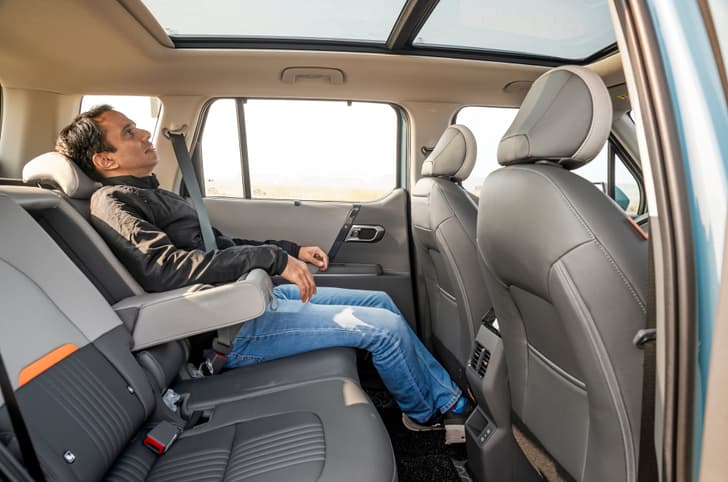 kia syros rear seat comfort