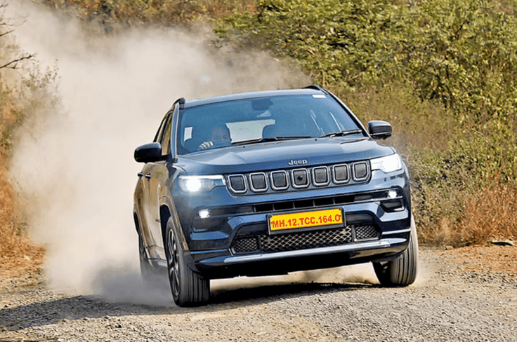 Even over uneven or bumpy roads, the body stays stable and doesn’t bounce around much. Jeep Compass is climbing up the hill