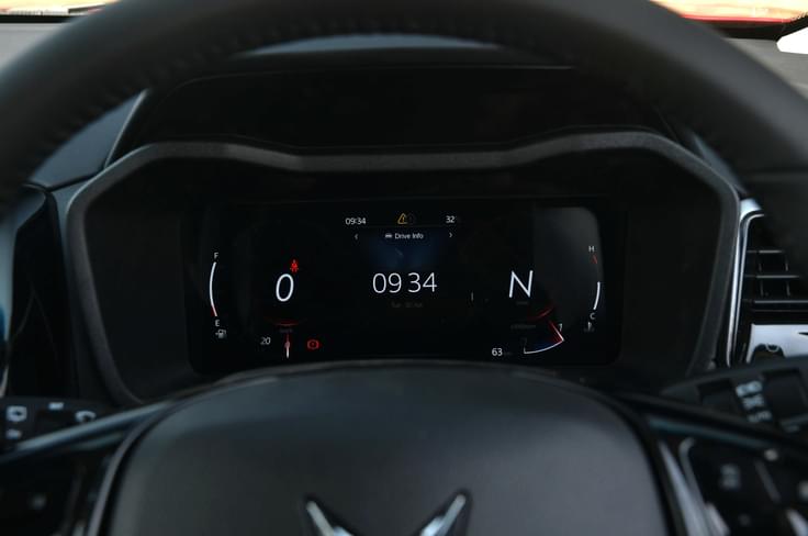 mahindra xuv 3xo digital instrument cluster mahindra xuv 3xo digital instrument cluster