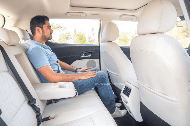 mahindra xuv 3xo rear seats mahindra xuv 3xo rear seats
